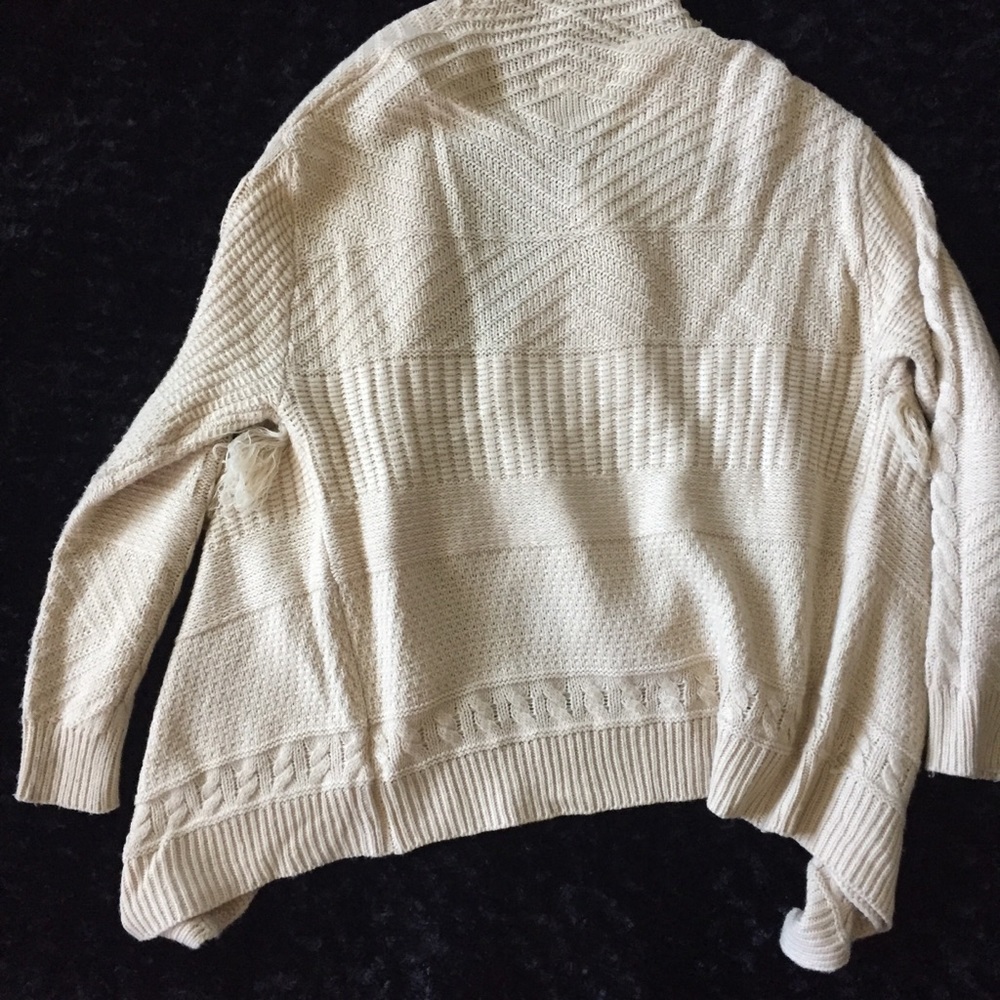 Sweater - Picture 4 of 4